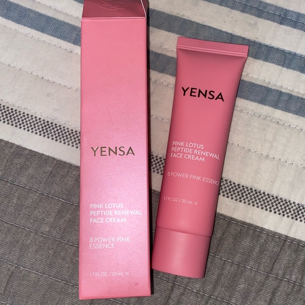 Yensa 
PINK LOTUS‎ PEPTIDE RENEWAL FACE CREAM